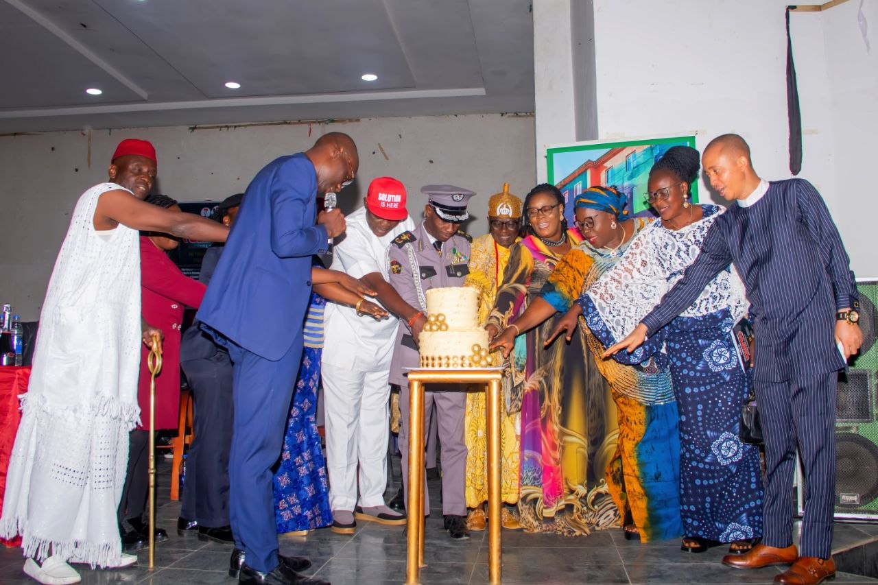 CHAPOL Anniversary cake cutting ceremony with dignitaries