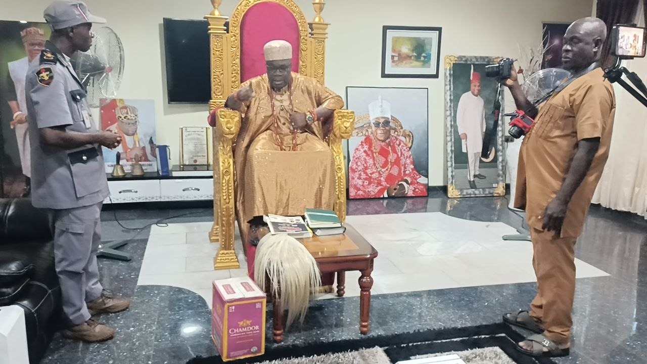 CHAPOL at the Palace of His Royal Majesty Igwe Engr. Sir A.C. Emelobe